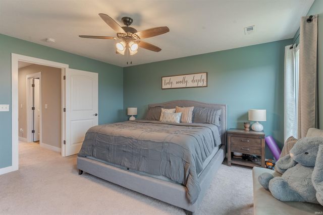 5430 Bloomsbury Court, Newburgh, IN 47630