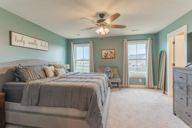 5430 Bloomsbury Court, Newburgh, IN 47630