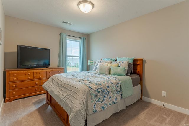 5430 Bloomsbury Court, Newburgh, IN 47630