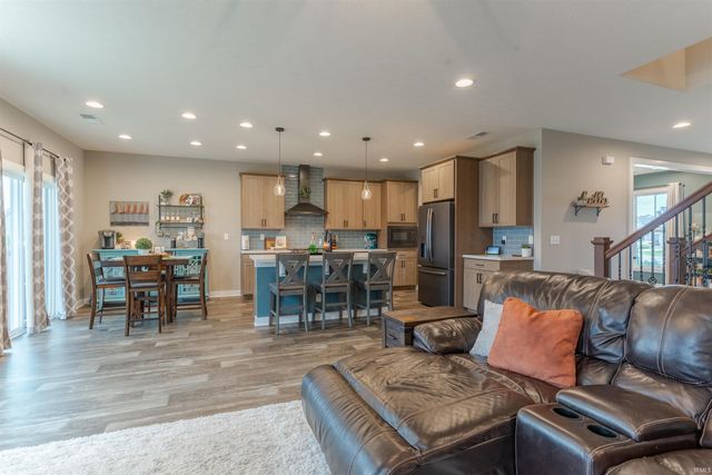 5430 Bloomsbury Court, Newburgh, IN 47630