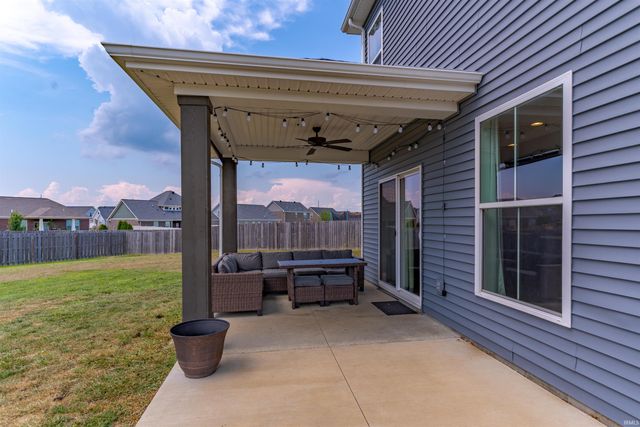 5430 Bloomsbury Court, Newburgh, IN 47630