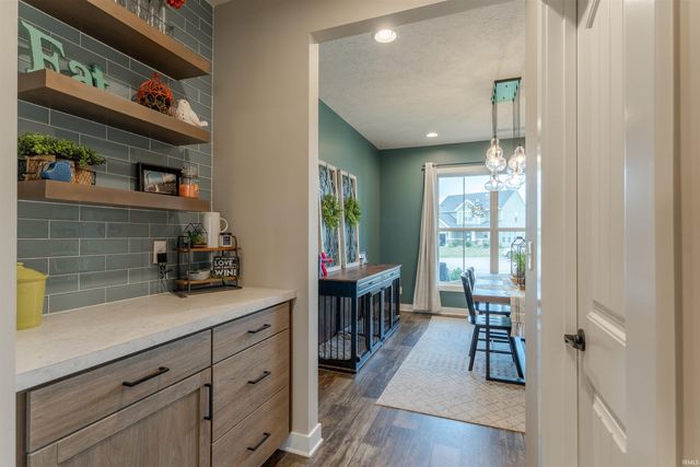 5430 Bloomsbury Court, Newburgh, IN 47630