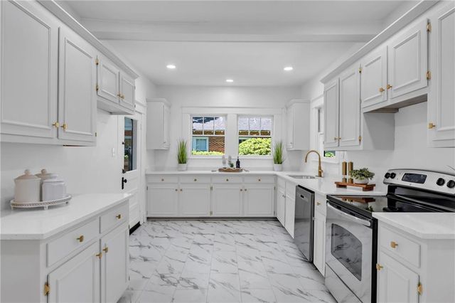 121 Westwood Street, Mobile, AL 36606