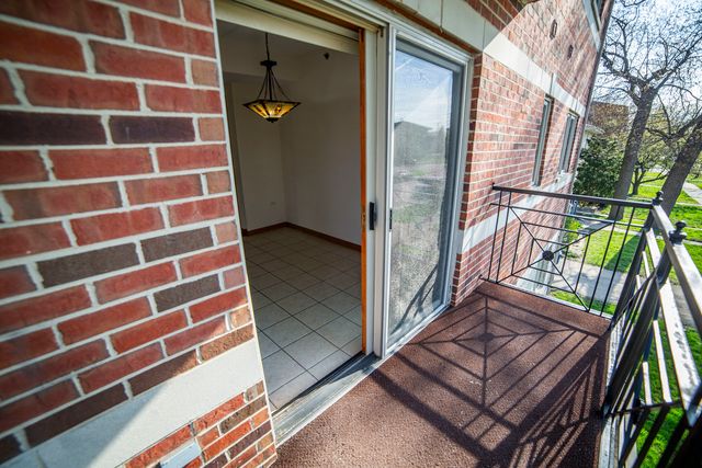 5368 W 96th Street 2S, Oak Lawn, IL 60453