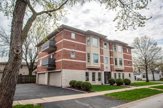 5368 W 96th Street 2S, Oak Lawn, IL 60453