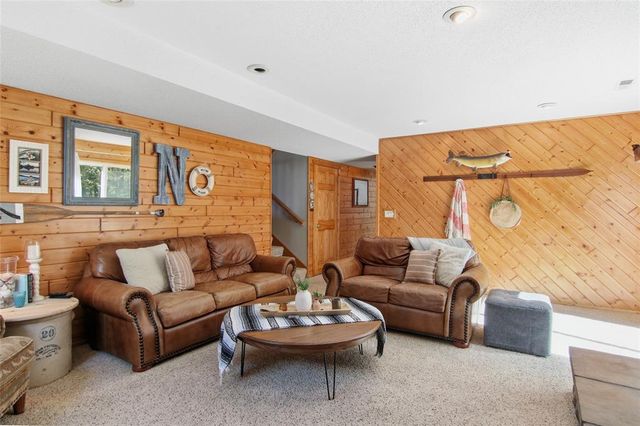 2719 Pine View Road, Eau Claire, WI 54703