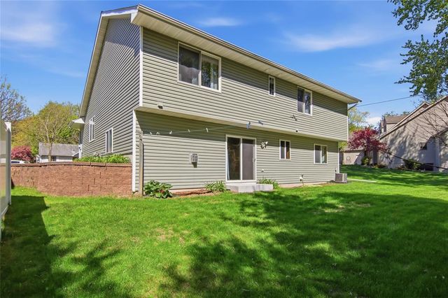 2719 Pine View Road, Eau Claire, WI 54703
