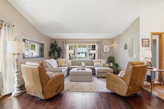 2719 Pine View Road, Eau Claire, WI 54703