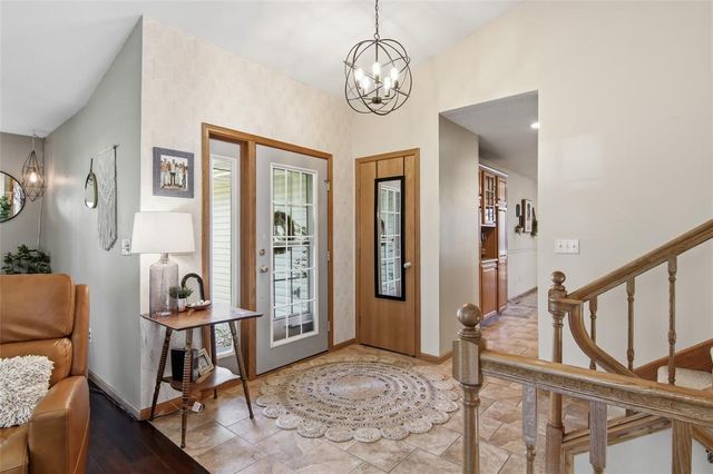 2719 Pine View Road, Eau Claire, WI 54703