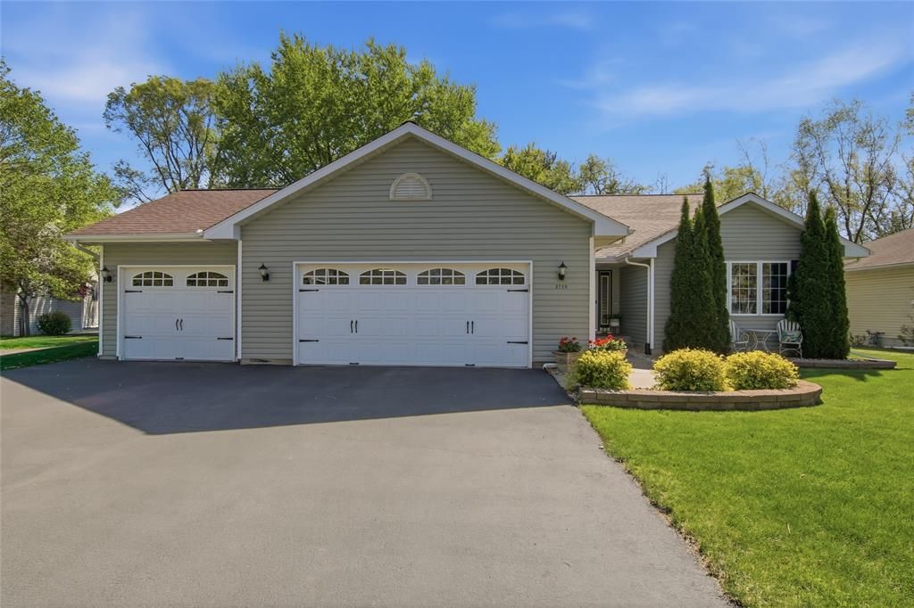 2719 Pine View Road, Eau Claire, WI 54703