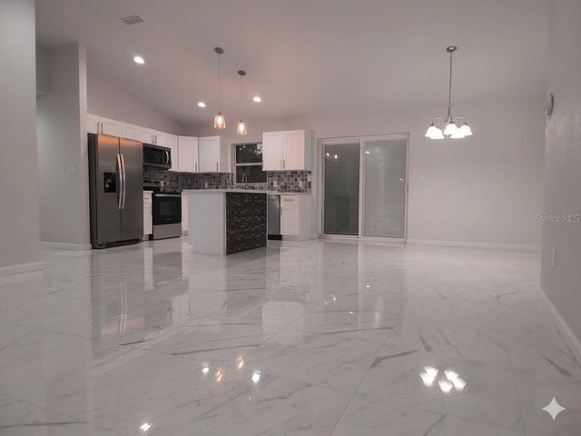 5609 LAKEWOOD ROAD, Sebring, FL 33875