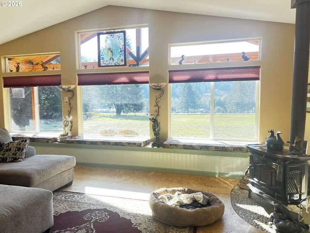 407 WINCHUCK RIVER Rd, Brookings, OR 97415
