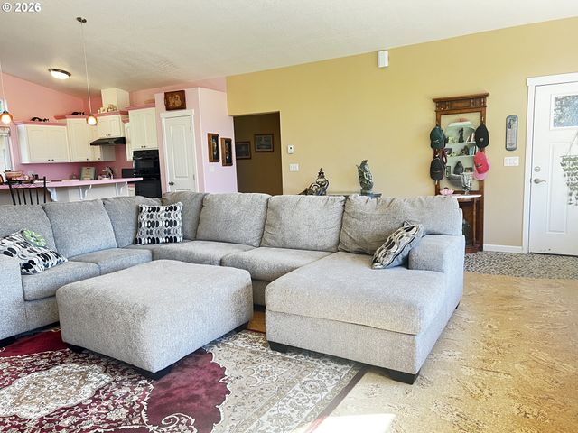 407 WINCHUCK RIVER Rd, Brookings, OR 97415