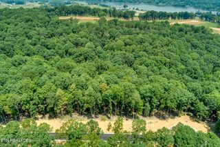 325 Flip Flop Way, Loudon, TN 37774