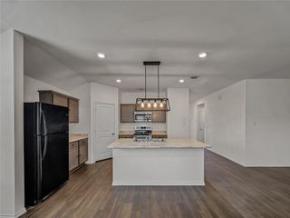 400 Wilson Way, Denton, TX 76207