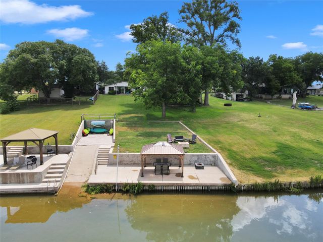 4718 River Oaks DR, Kingsland, TX 78639