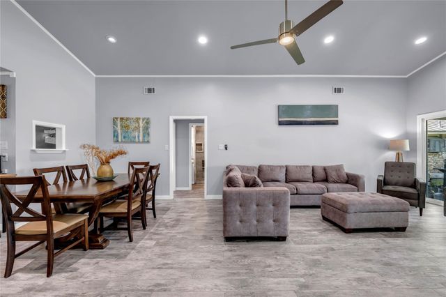 4718 River Oaks DR, Kingsland, TX 78639