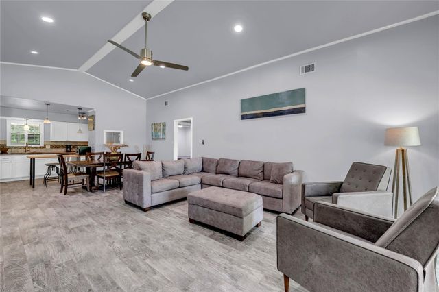4718 River Oaks DR, Kingsland, TX 78639