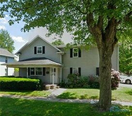 404 E Garfield Avenue, Swanton, OH 43558