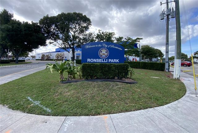 11564 SW 7th St, Sweetwater, FL 33174