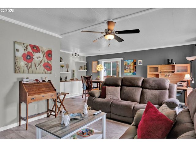 1601 RHODODENDRON Dr 673, Florence, OR 97439