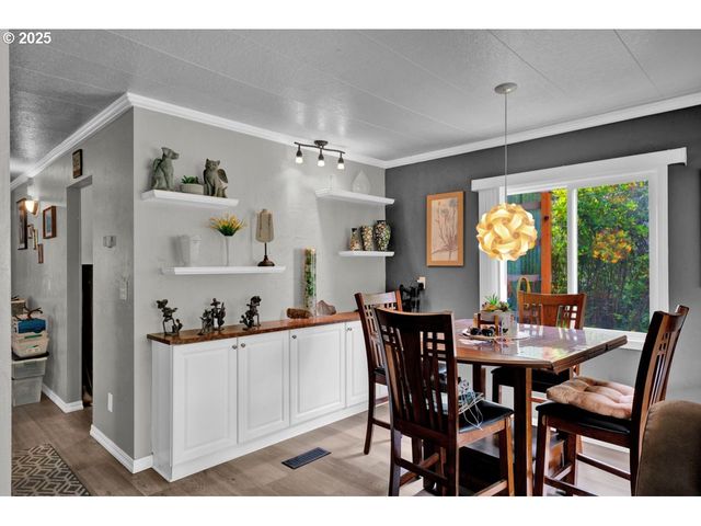 1601 RHODODENDRON Dr 673, Florence, OR 97439