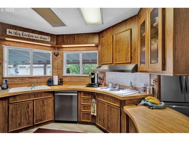 1601 RHODODENDRON Dr 673, Florence, OR 97439