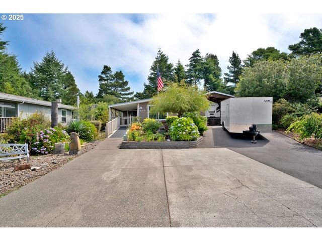 1601 RHODODENDRON Dr 673, Florence, OR 97439