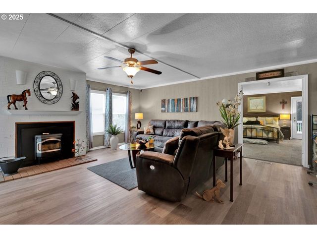 1601 RHODODENDRON Dr 673, Florence, OR 97439