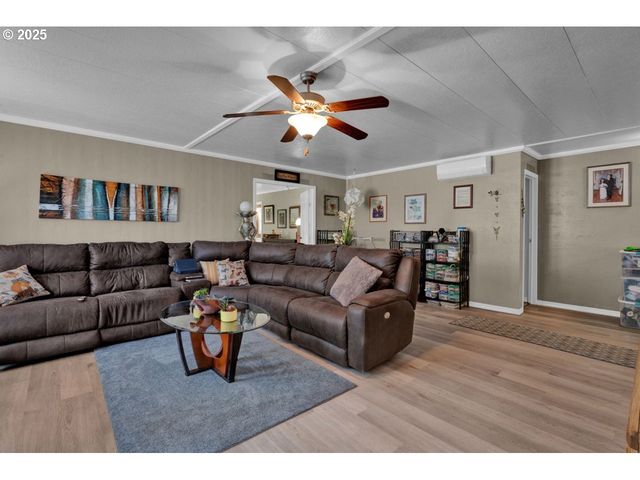 1601 RHODODENDRON Dr 673, Florence, OR 97439