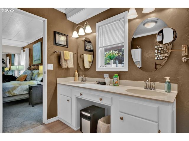 1601 RHODODENDRON Dr 673, Florence, OR 97439