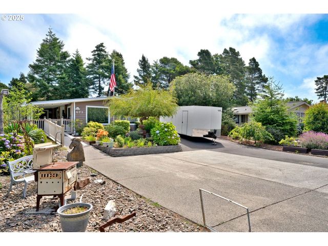 1601 RHODODENDRON Dr 673, Florence, OR 97439