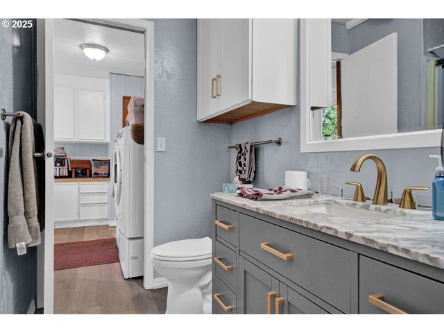 1601 RHODODENDRON Dr 673, Florence, OR 97439