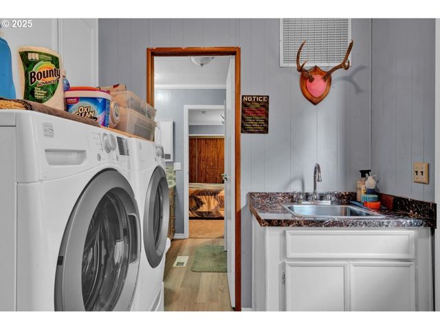 1601 RHODODENDRON Dr 673, Florence, OR 97439