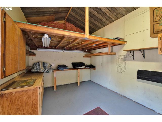 1601 RHODODENDRON Dr 673, Florence, OR 97439