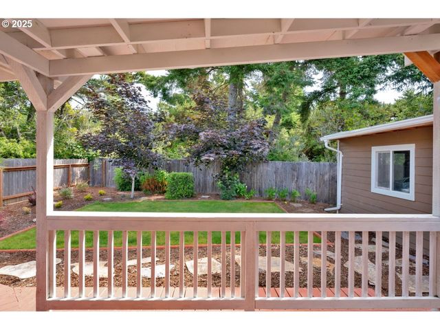 1601 RHODODENDRON Dr 673, Florence, OR 97439