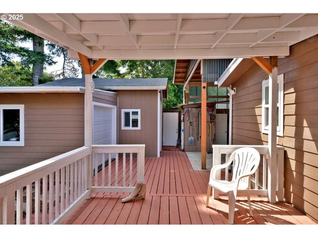 1601 RHODODENDRON Dr 673, Florence, OR 97439