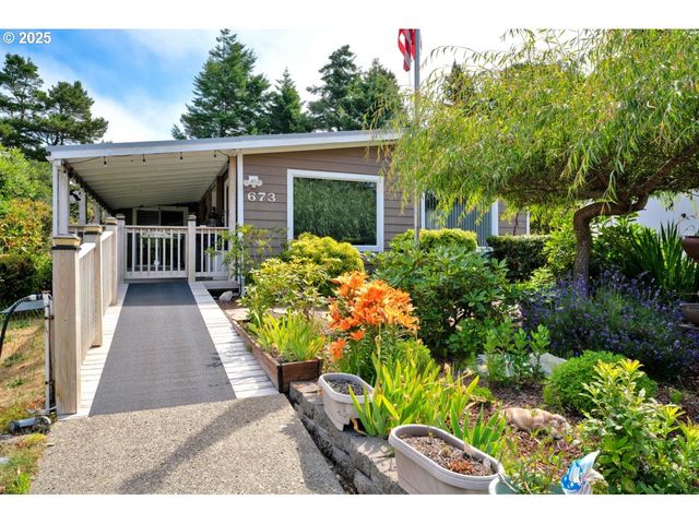 1601 RHODODENDRON Dr 673, Florence, OR 97439