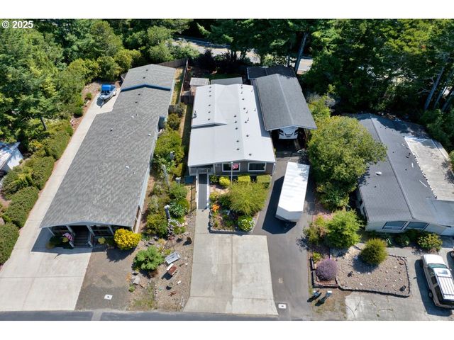 1601 RHODODENDRON Dr 673, Florence, OR 97439