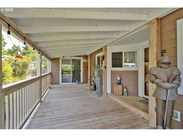 1601 RHODODENDRON Dr 673, Florence, OR 97439