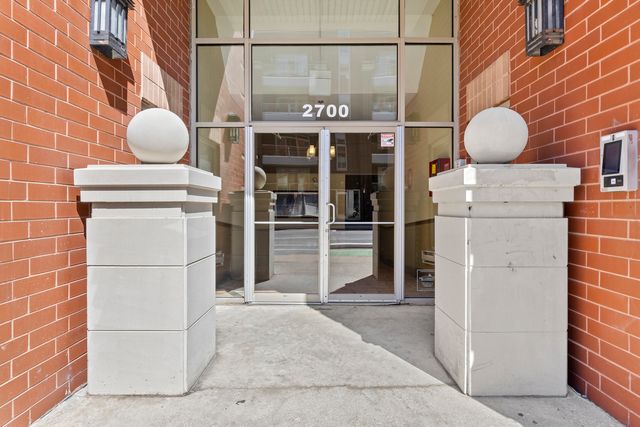 2700 W BELMONT Avenue 402, Chicago, IL 60618