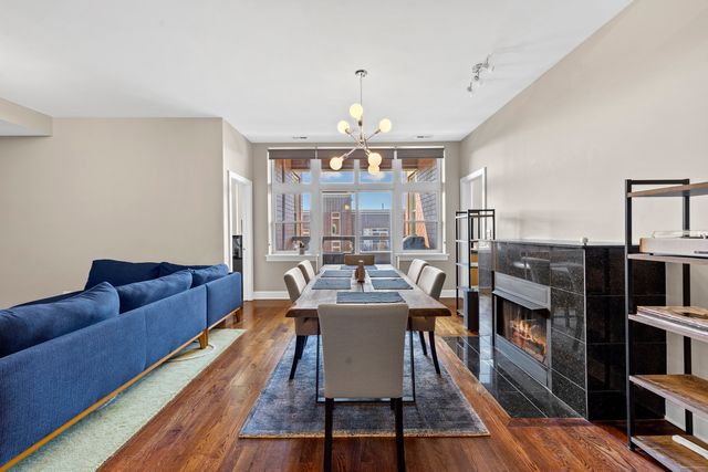 2700 W BELMONT Avenue 402, Chicago, IL 60618