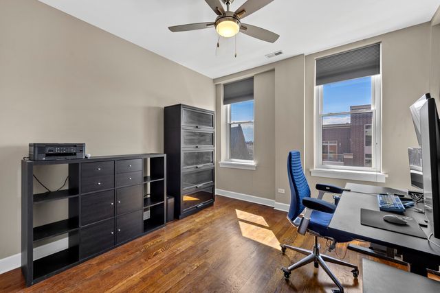 2700 W BELMONT Avenue 402, Chicago, IL 60618