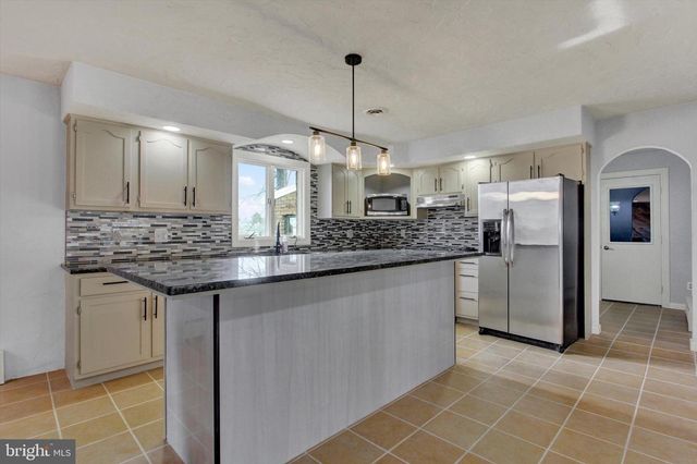 70 LAUREL DR, Hanover, PA 17331