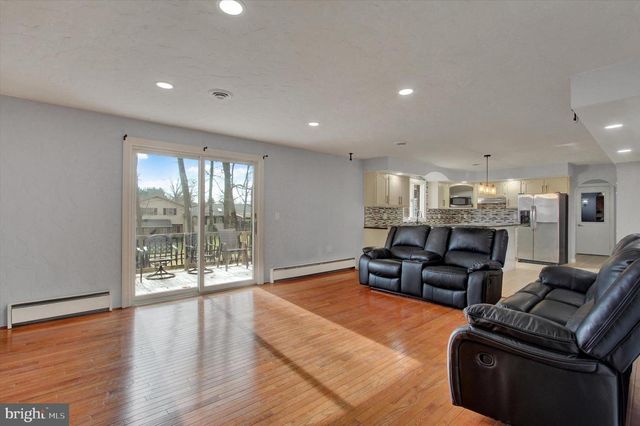 70 LAUREL DR, Hanover, PA 17331