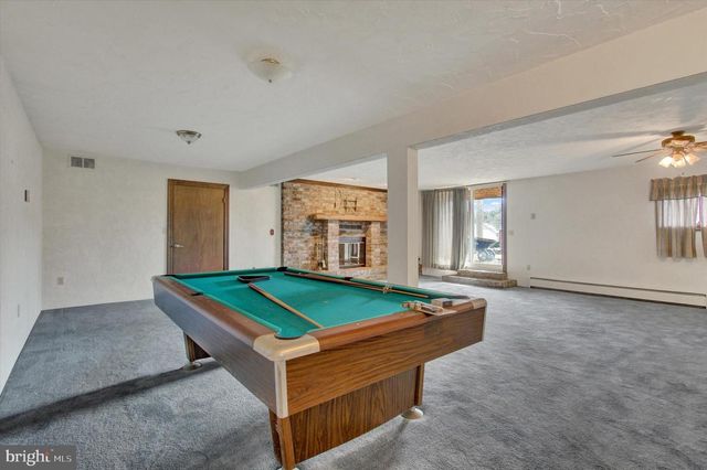 70 LAUREL DR, Hanover, PA 17331