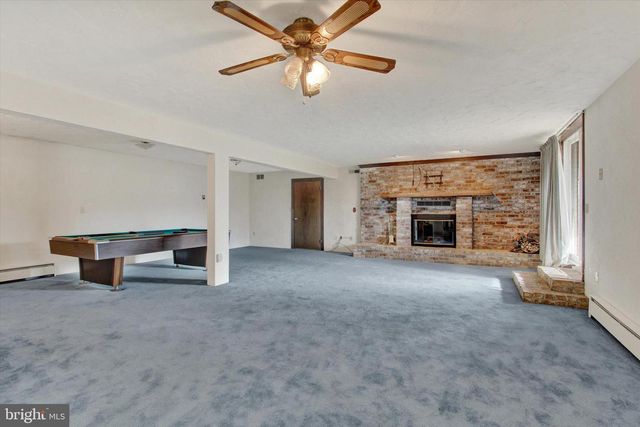 70 LAUREL DR, Hanover, PA 17331