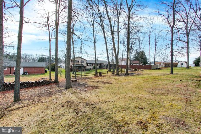 70 LAUREL DR, Hanover, PA 17331