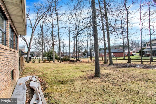 70 LAUREL DR, Hanover, PA 17331