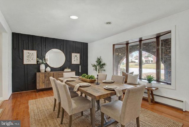 70 LAUREL DR, Hanover, PA 17331